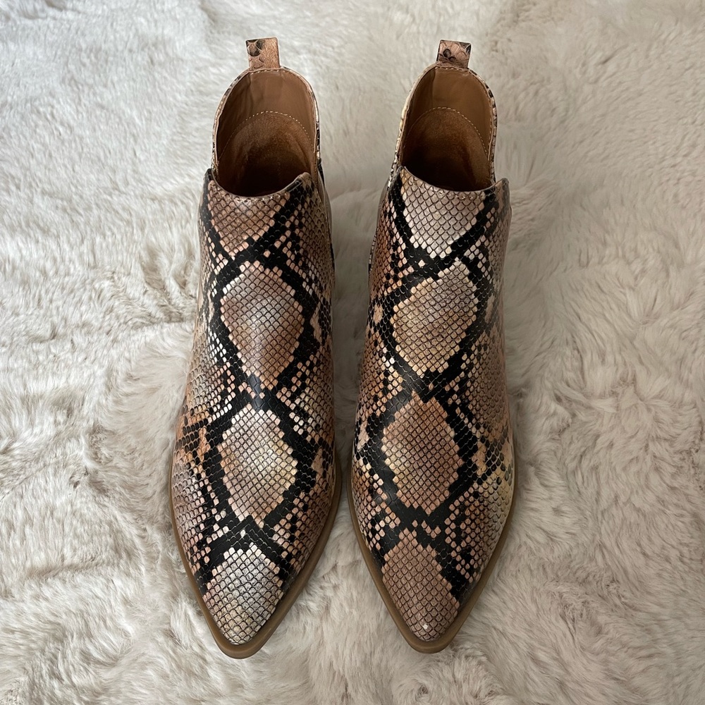 Universal Thread Sylvie Boots